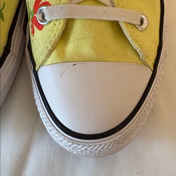 Converse All Star Low Top Sneaker in Yellow Multi Floral Womens Size 10 - Picture 9 of 10